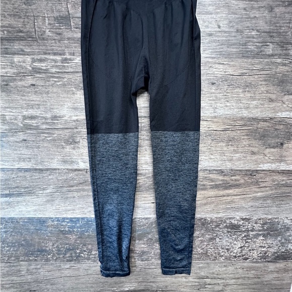 Gymshark Black and Gray Leggings Workout Pants - Picture 1 of 8